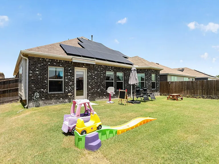 1928 Blackbrush Dr — Photo 16