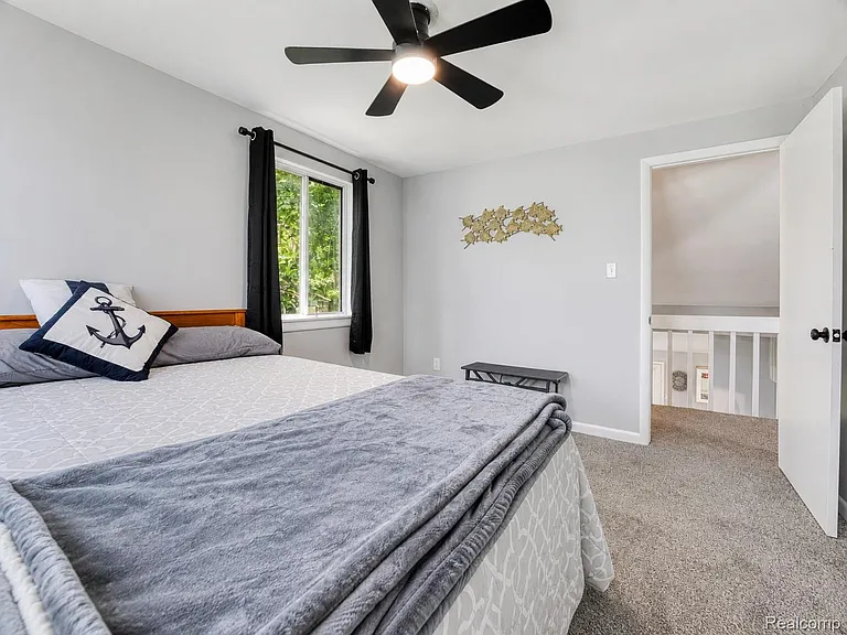 4165 Highcrest Dr — Photo 5