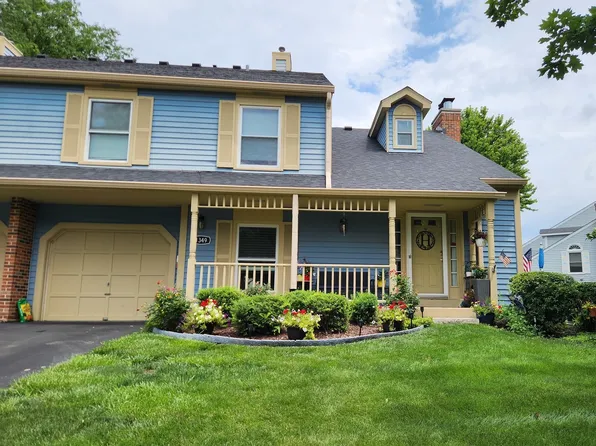 1349 Queensgreen Cir, Naperville, IL 60563