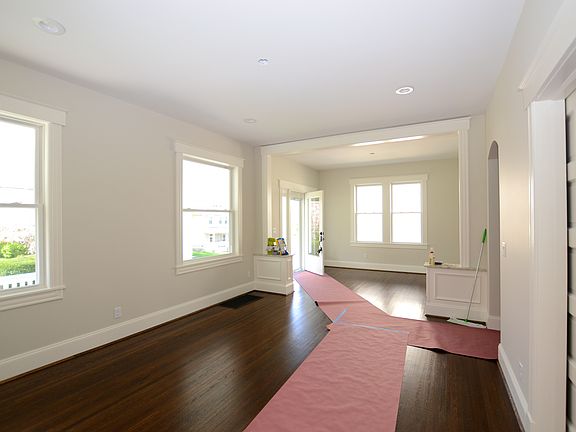 5th image of 3556 Vista Ave