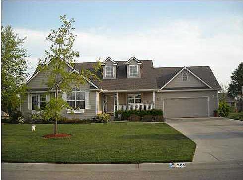 1st image of 505 Country Lane Dr