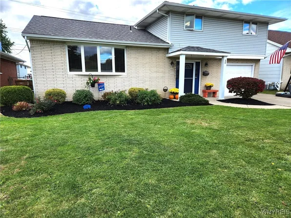 58 Fairoaks Ln, Cheektowaga, NY 14227