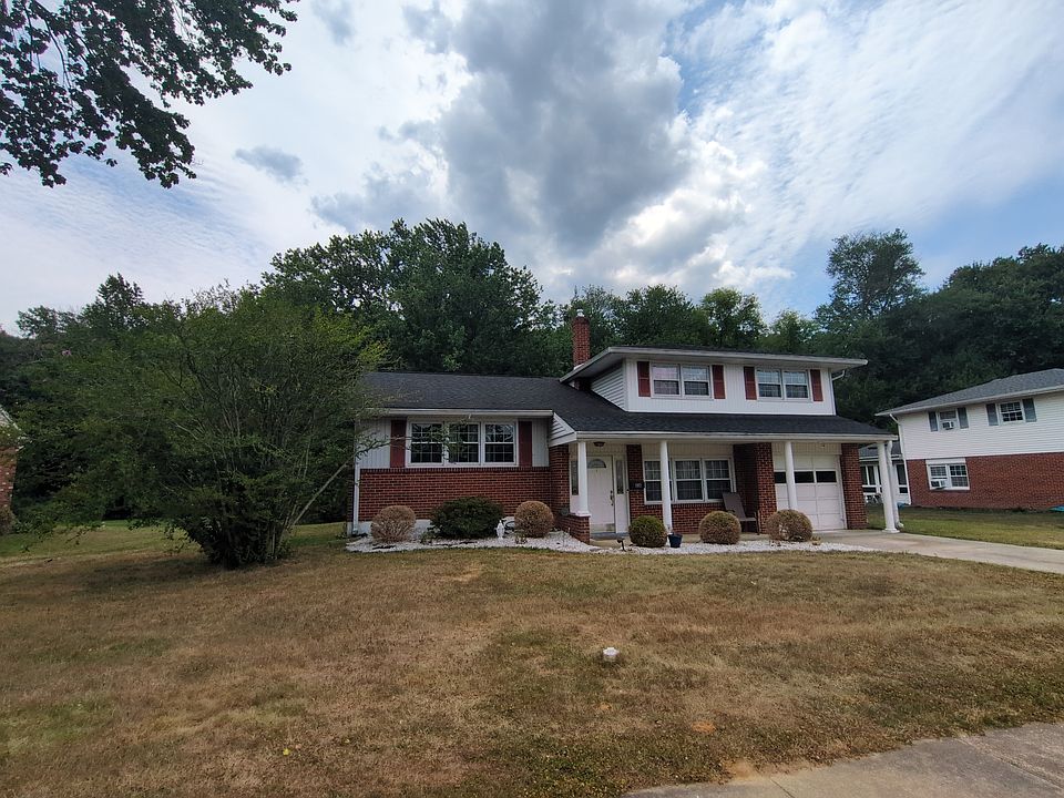 1st image of 616 Oak Dr