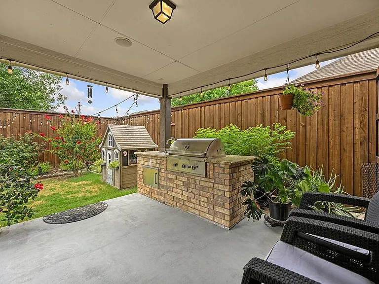 2660 Frances Ln — Photo 21