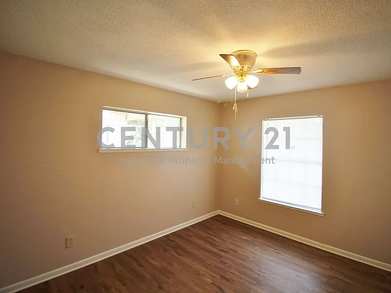 821 Rea Ave — Photo 24