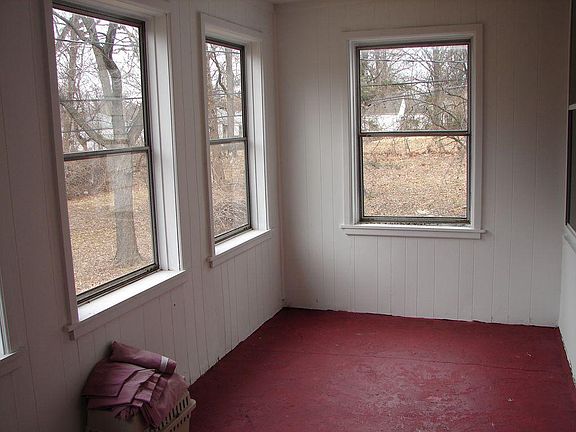 3rd image of 2435 Mary Ave