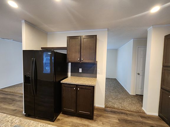 3rd image of 3732 Pinoak St