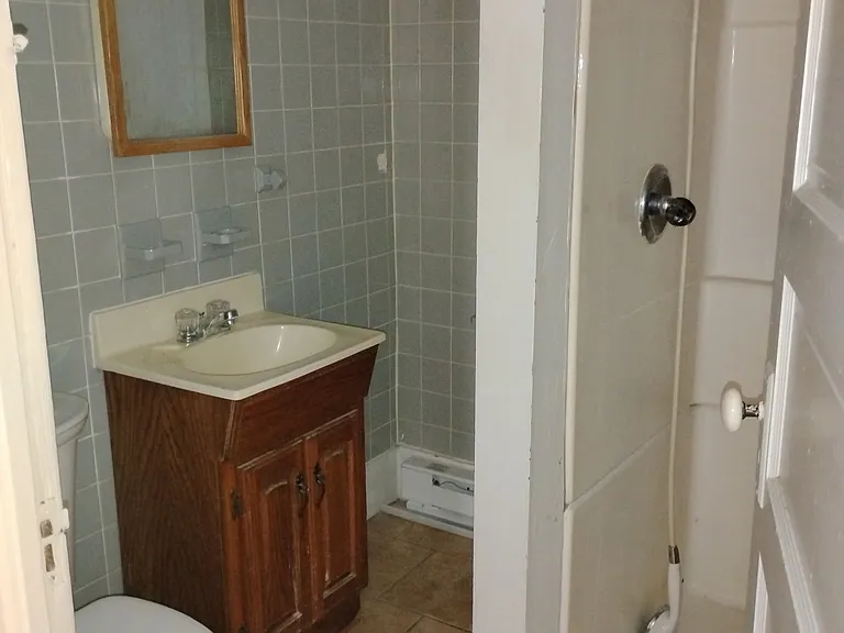 1600 Main St #B — Photo 4
