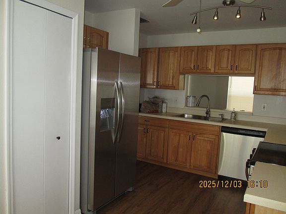 Kitchen - new Stainless Steel Appliances