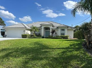 272 NE Surfside Ave, Port Saint Lucie, FL 34983