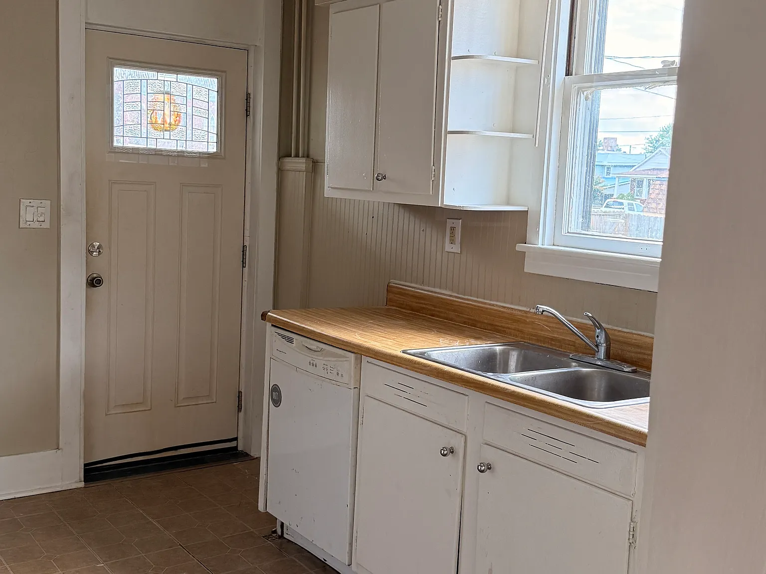 4 bed, 1425 sqft, $1,100 — Photo 4