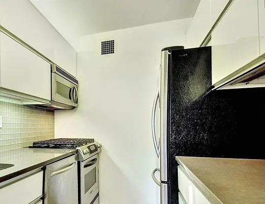 Sold by CiCi Realty Corporation | media 5