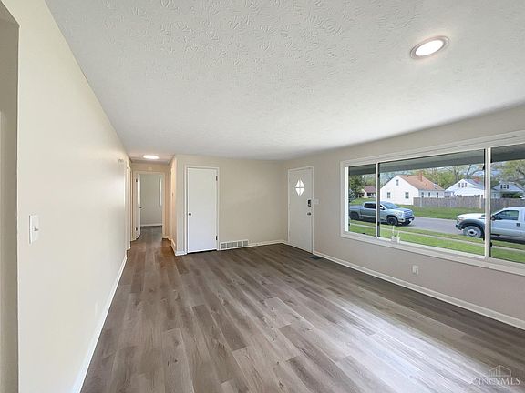 3rd image of 283 Brookwood Ave