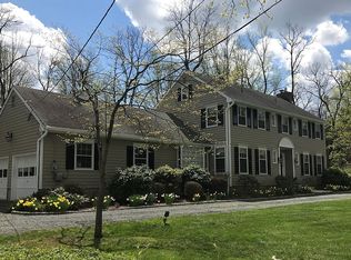 2 Cotswald Ln, Princeton, NJ 08540