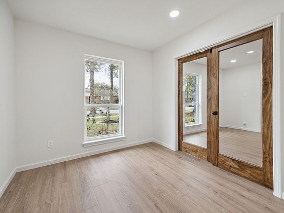 5th image of 9719 Springmont Dr