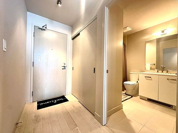 3rd image of 224 Lyon St N #908