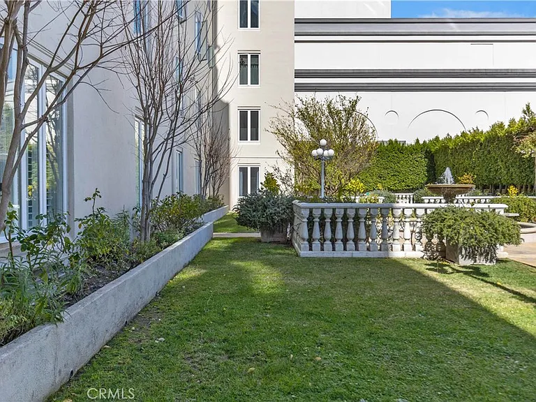 1424 N Crescent Heights Blvd #20 — Photo 40