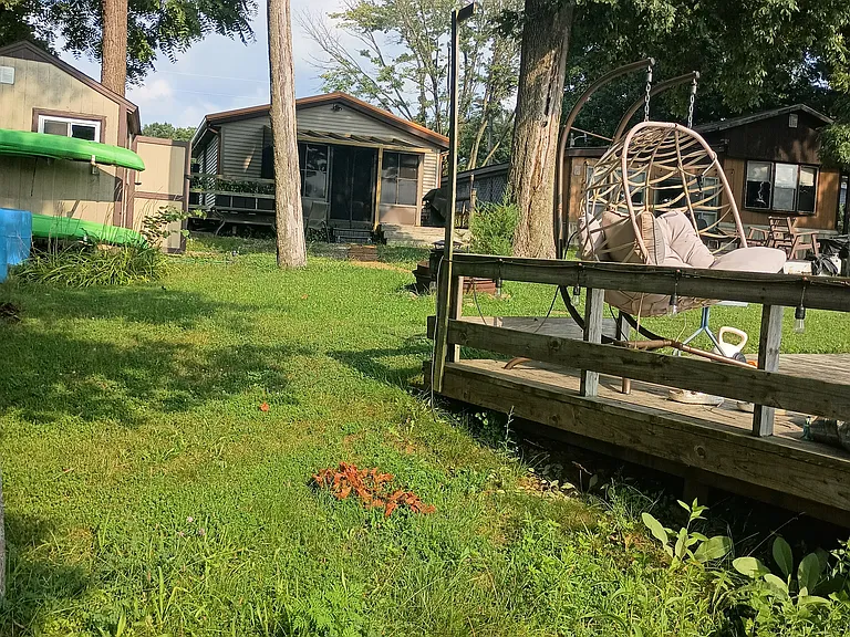 Roland Dr — Photo 16