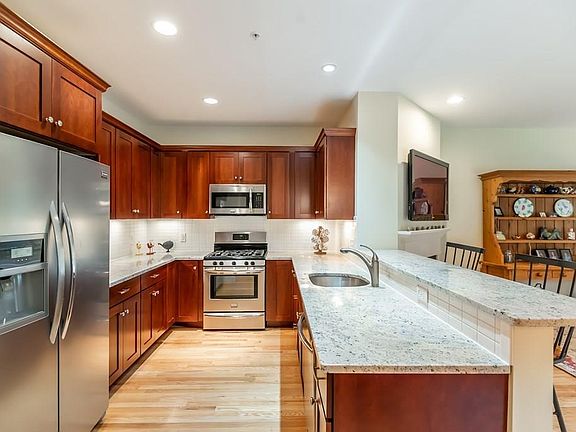 4th image of 17 Cochichewick Dr #17