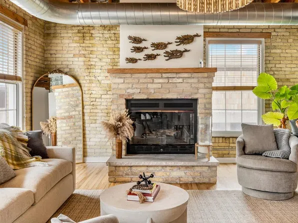 418 N 3rd St Unit 450, Milwaukee, WI 53203