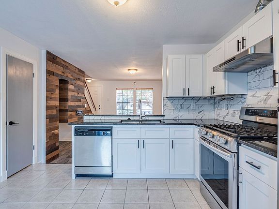 3rd image of 1411 Gracy Farms Ln APT 51