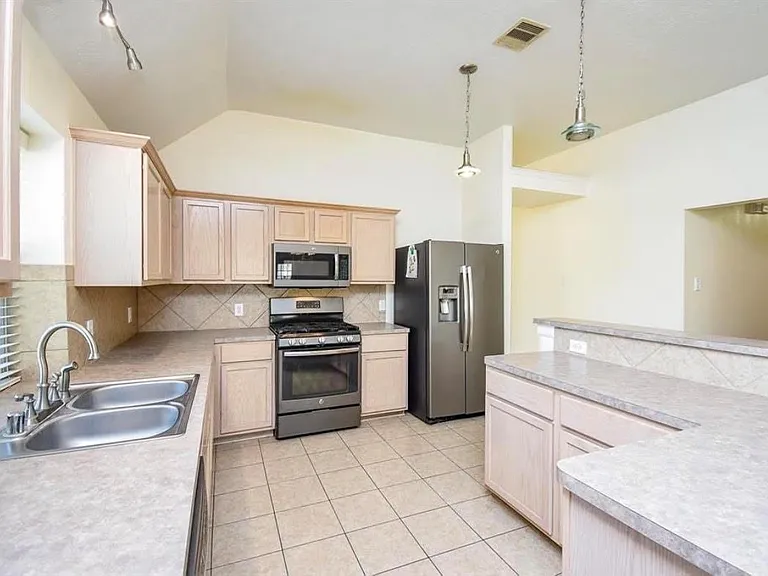 20802 Oak Rain Ct — Photo 8