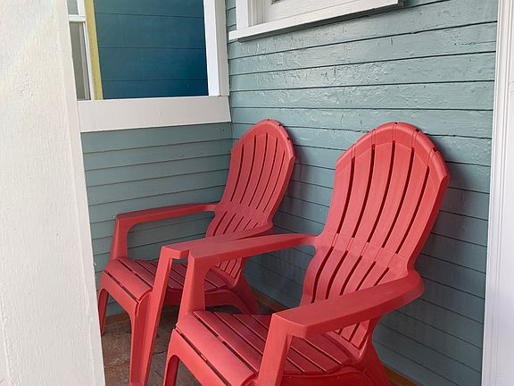5th image of 4501 Cascadia Ave S