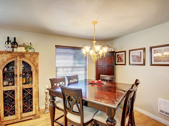 2nd image of 2647 Saint Helens Pl