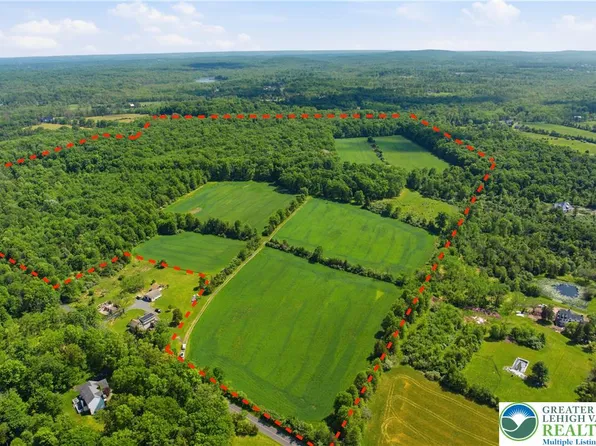 1560 Round House Rd, Quakertown, PA 18951