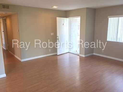 1st image of 126 Lisa Ln