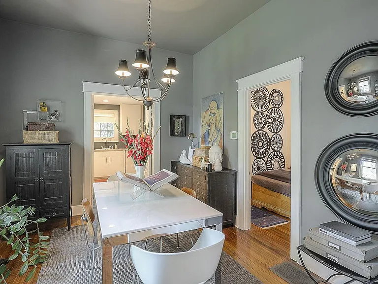4624 Mercier St — Photo 10