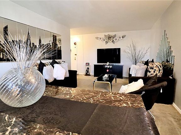 5th image of 2483 W 16th St APT 2E