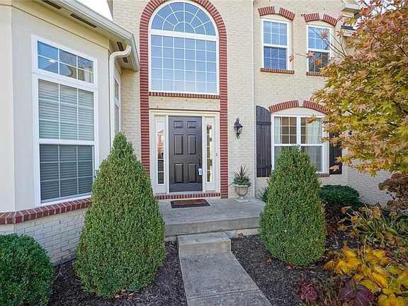 3rd image of 2817 E High Grove Cir