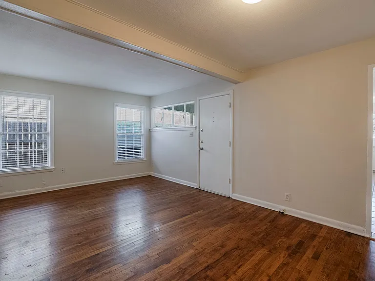 3933 Dexter Ave — Photo 6