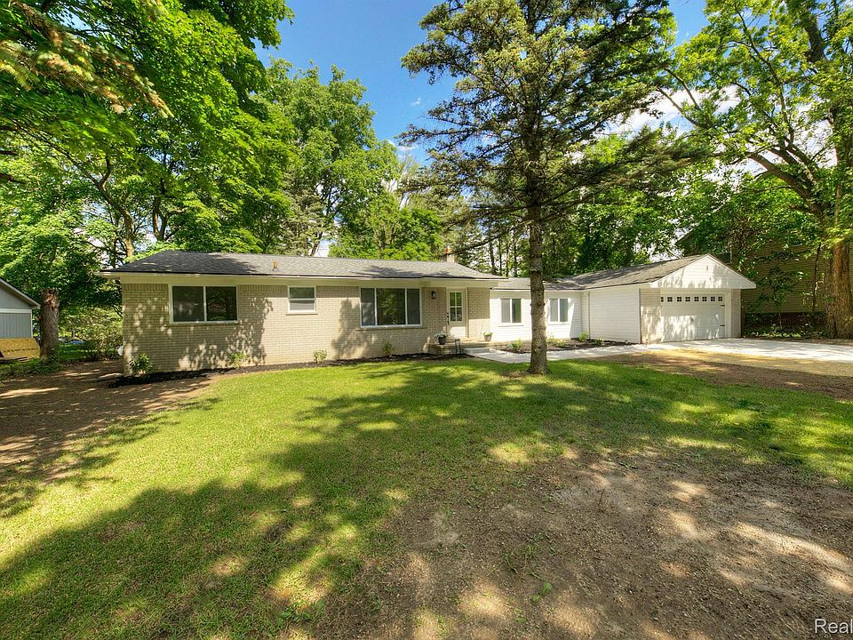 1st image of 20194 Mayfield St