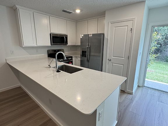 4th image of 6837 Lake Mist Ln