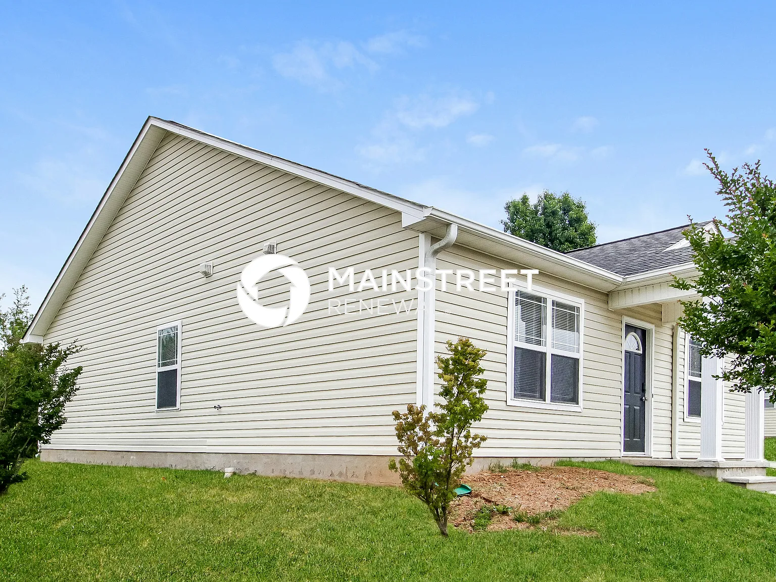 4201 Smith Farm Ln — Photo 2