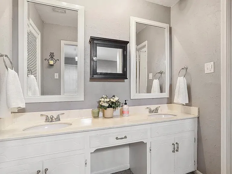 5525 Ardmore Dr — Photo 7