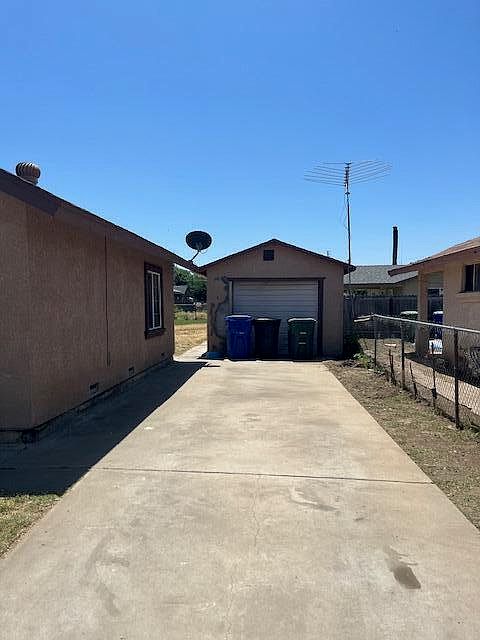 2nd image of 12895 School Avenue