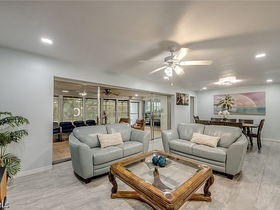 3rd image of 510 SW 51st Ter