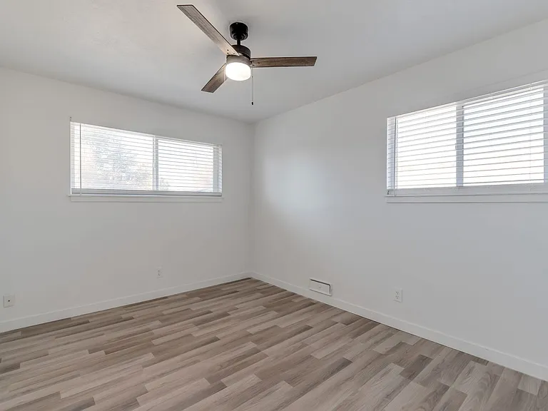 2638-2642 S 800 E — Photo 23