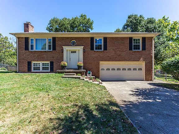 2nd image of 3805 Forsythe Ct