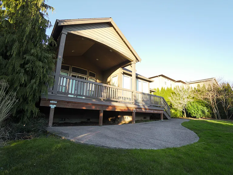 9706 SE Hillcrest Rd — Photo 5