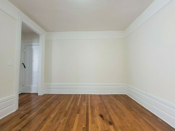 4th image of 3086 32nd St APT 6