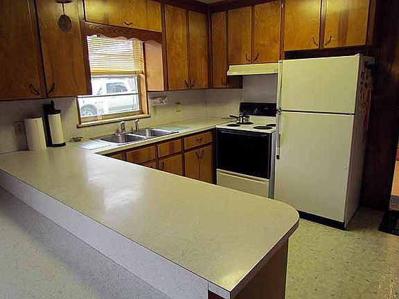 4th image of 525 NE 1st St