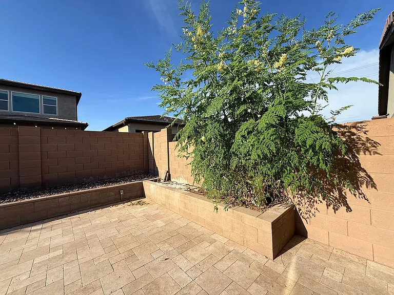 7030 W Post Rd — Photo 26
