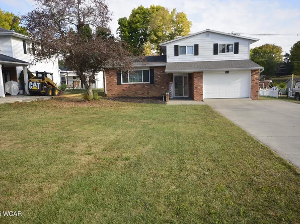 828 N Circle Dr, Wapakoneta, OH 45895