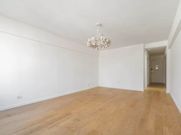 408 West 57th Street image 6 of 9