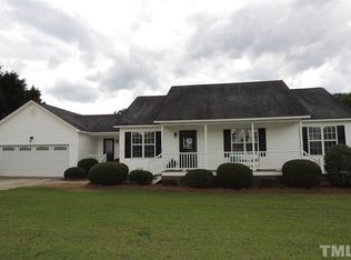 97 Victoria Hills Dr, Fuquay Varina, NC 27526