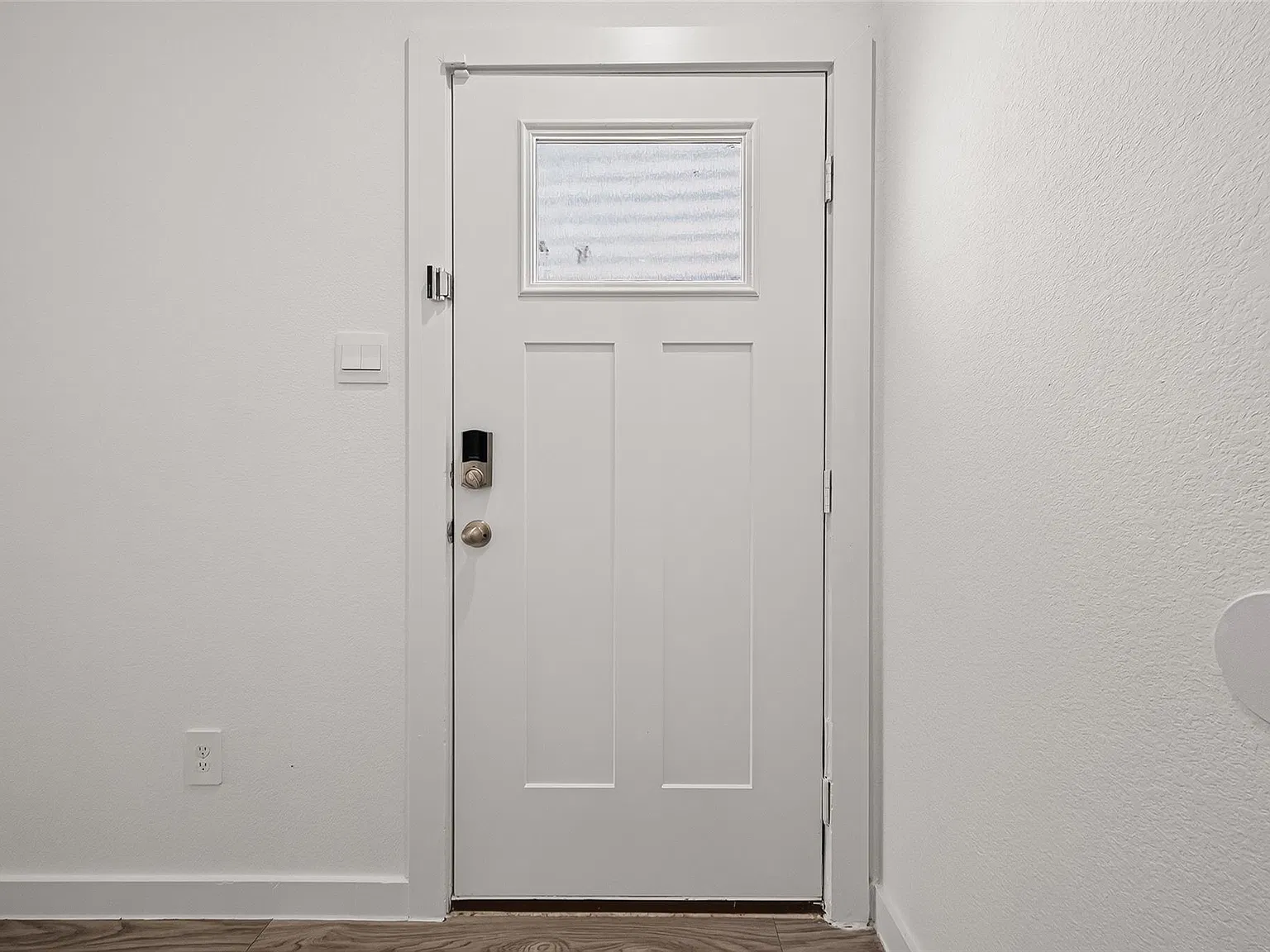 4 bed, 2.5 bath, 2112 sqft, $2,600 — Photo 3
